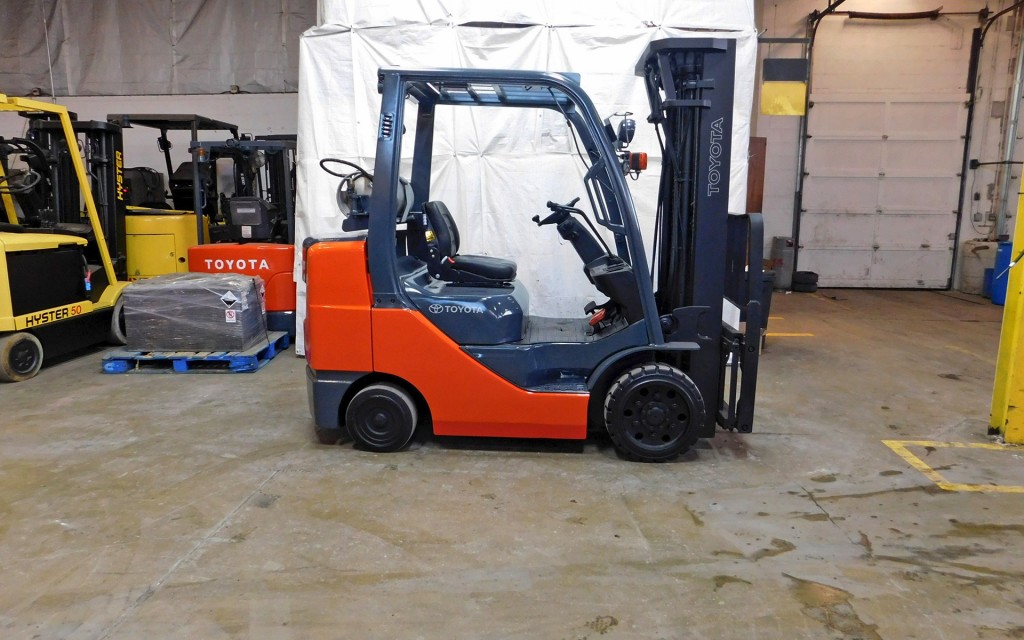 2008 Toyota 8FGCU32 Forklift on Sale in Florida