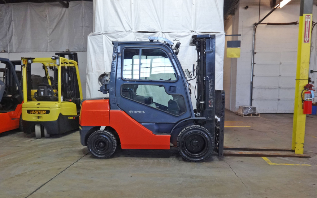 2012 Toyota 8FGU30 Forklift on Sale in Florida