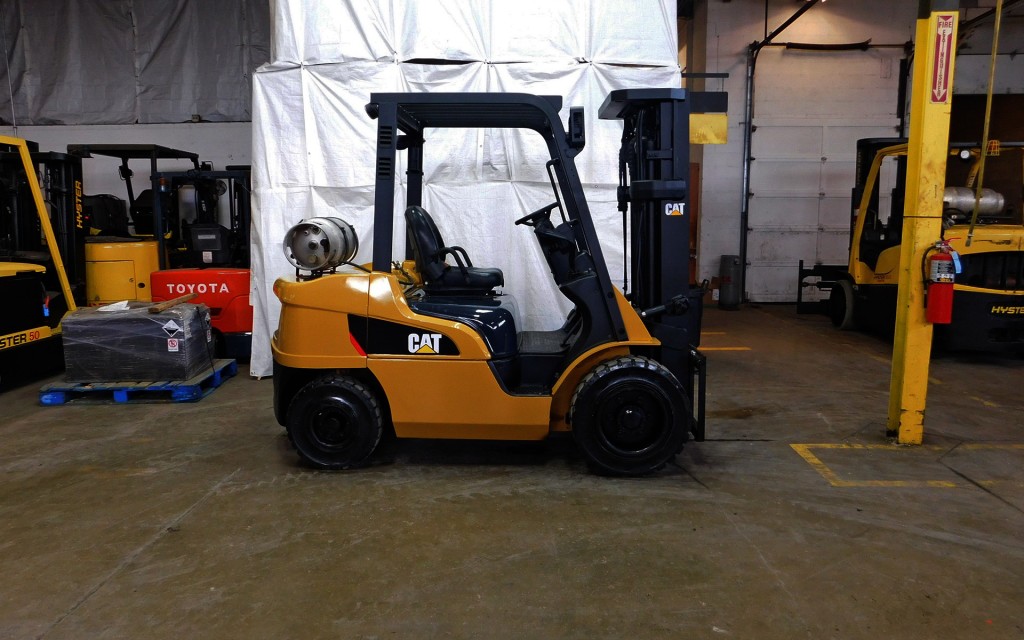  2010 Caterpillar 2P6000 Forklift on Sale in Florida